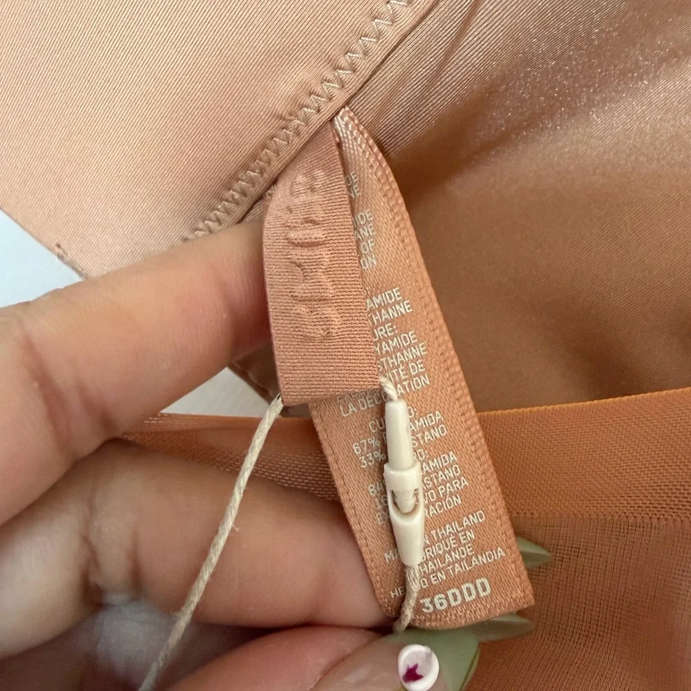 SKIMS No Show Molded Unlined Balconette Bra – Ochre – NWT – 36DDD - Picture 5 of 7